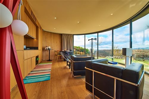 Cuisine équipée et salle à manger - Une expérience immersive haut de gamme en Aveyron